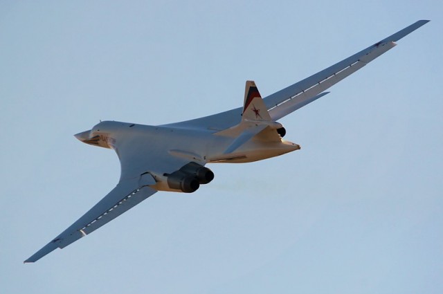 Экипажи двух ракетоносцев Ту-160 выполнили плановый полет до Венесуэлы
