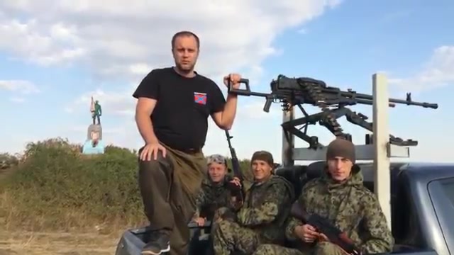 Павел Губарев демонстрирует крупнокалиберный пулемет 