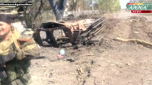 Уничтоженные танки карателей в Луганске
