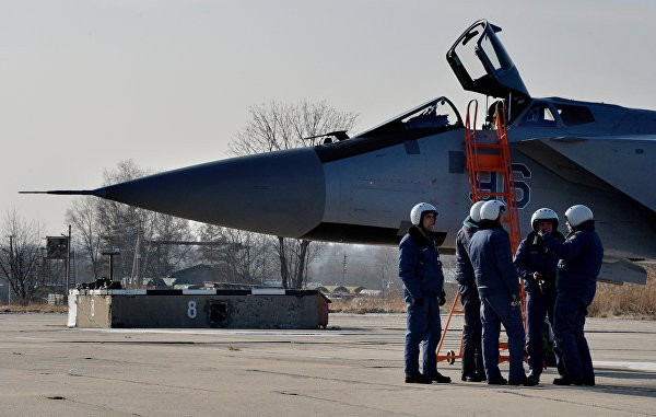 Российские летчики установили рекорд длительности перелета на МиГ-31БМ