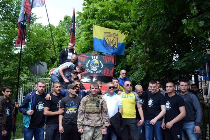 «Правый Сектор» начинают бить по всей Украине