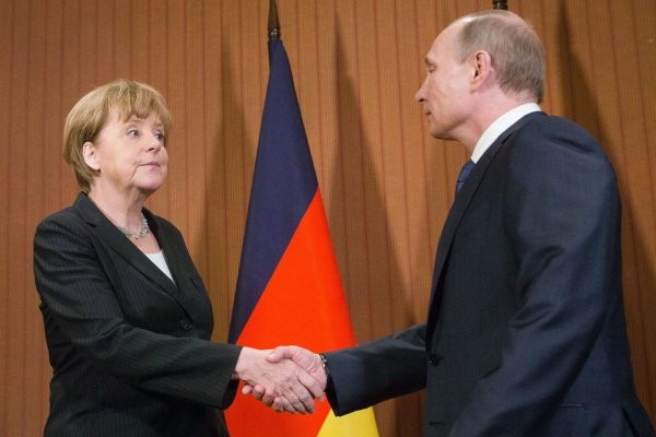 Почему Меркель начала лоббировать "Северный поток - 2"