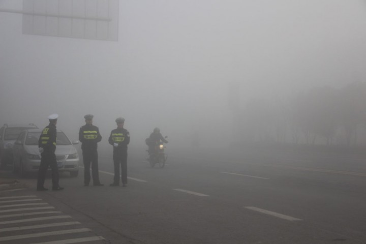 Цена индустриализации: красный уровень экологической тревоги в Пекине из-за смога