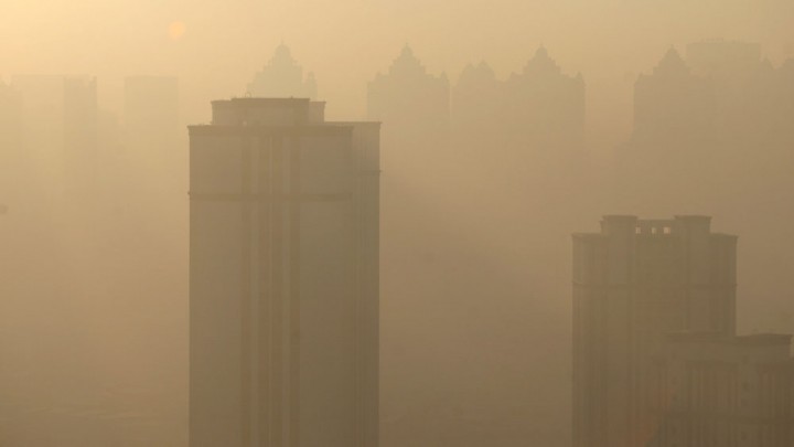 Цена индустриализации: красный уровень экологической тревоги в Пекине из-за смога