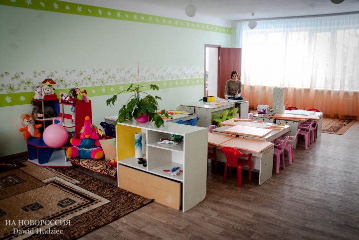 Тем временем: «Террористы ДНР» восстановили школы и детские сады в Дебальцево