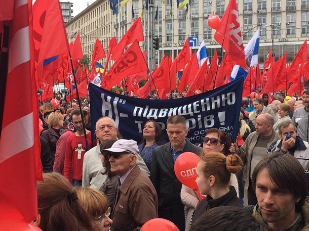 Декоммунизация провалилась. Красный Киев вышел на Первомайскую демонстрацию