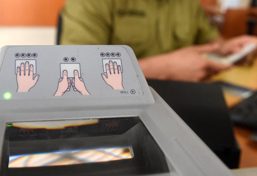 Биометрический контроль на границе. Чего добивается Киев?