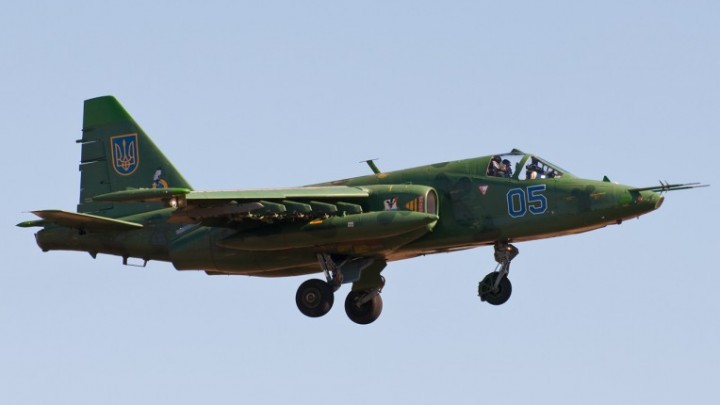 Конспирологическое про захваченный штурмовик Су-25: США собираются бомбить своё же посольство в Киеве?
