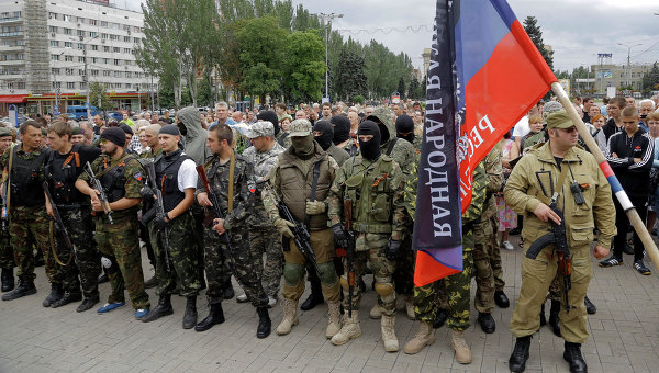 Украинские каратели сдались на милость ополченцев и ударили им в спину