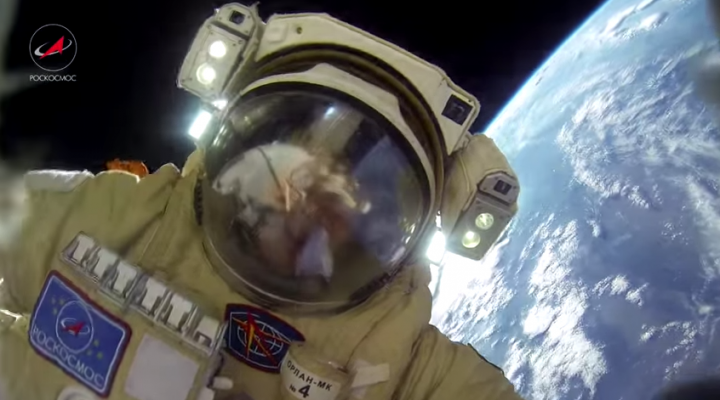 Роскосмос опубликовал видео «космической прогулки» Падалки и Корниенко