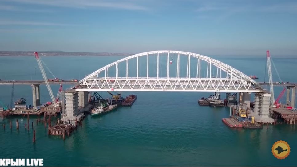 Жалкий провал украинской пропаганды. Крымский мост выходит на финишную прямую