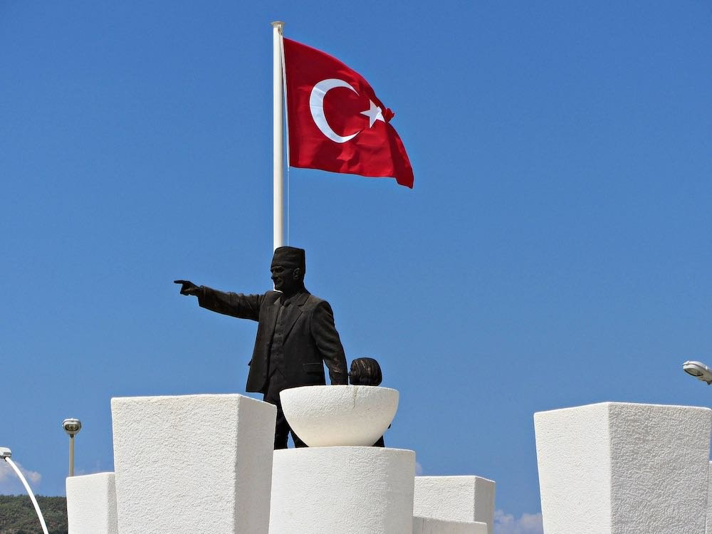 Турция «прёт буром»: почему в Анкаре смеются над санкциями ЕС