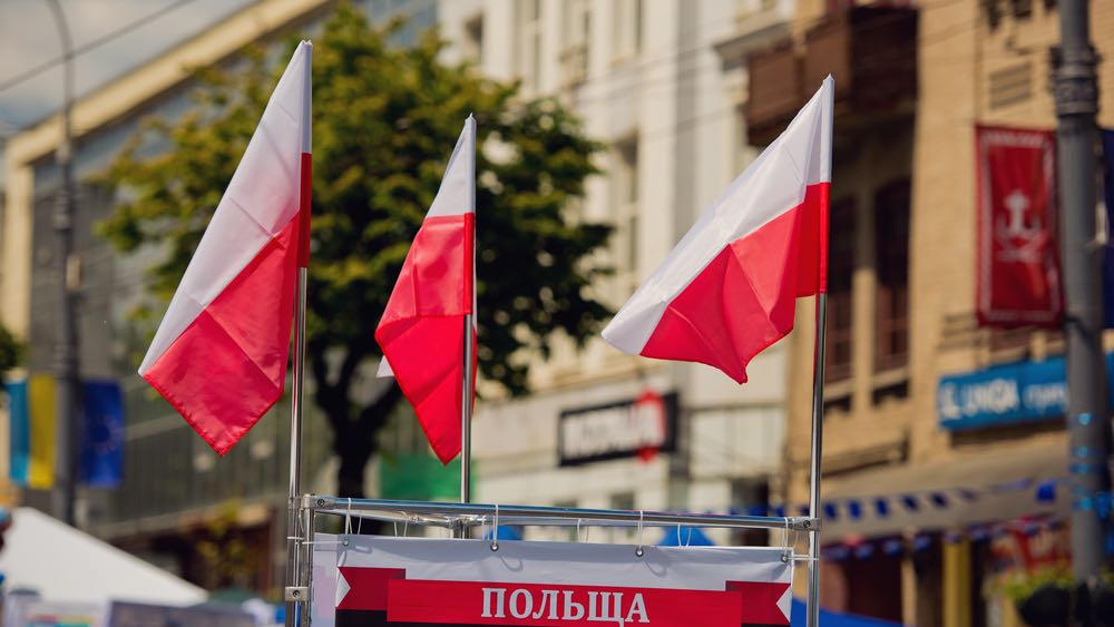 Украинцев в Польше заставляют говорить по-русски и есть бандеровские флаги
