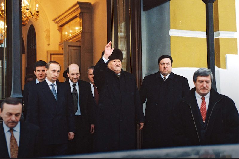 «Путин. 20 лет»: Фото к 20-летию назначения Путина и.о. президента