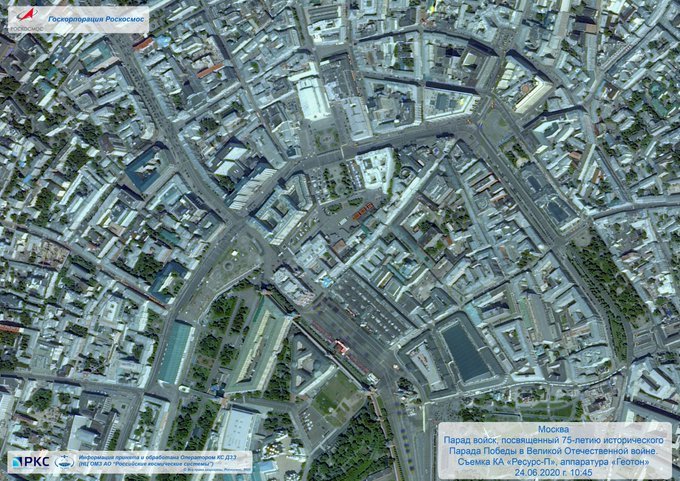 «Роскосмос» поделился снимком Парада Победы со спутника