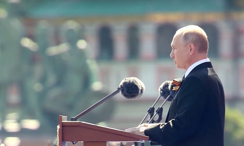 «Путин - это супермен на драконе»: японцы высказались о грандиозном Параде Победы в Москве