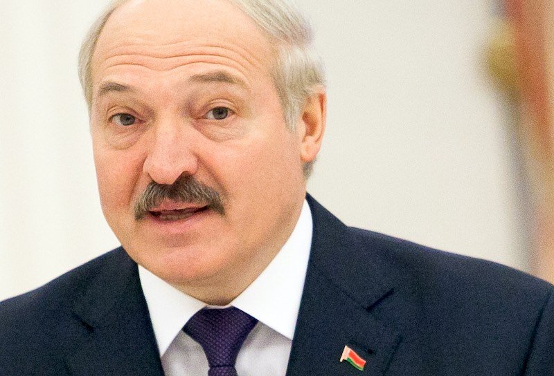 Европарламент дал время для добровольного ухода Лукашенко