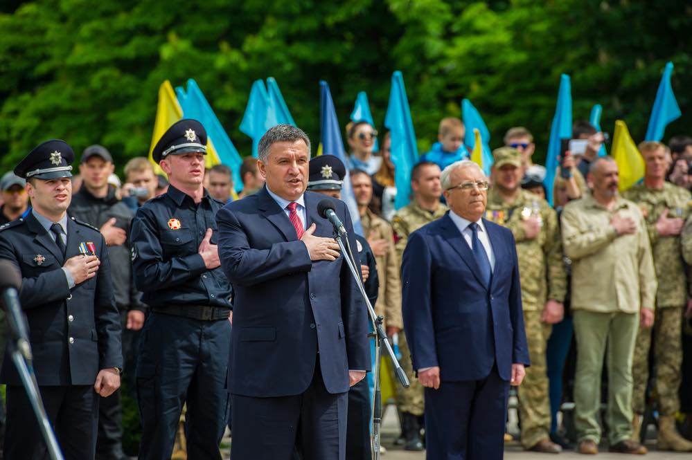 США мощным пиаром возвращают Авакова в украинскую политику